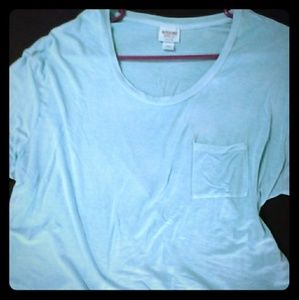 Like New! Soft short sleeve top!